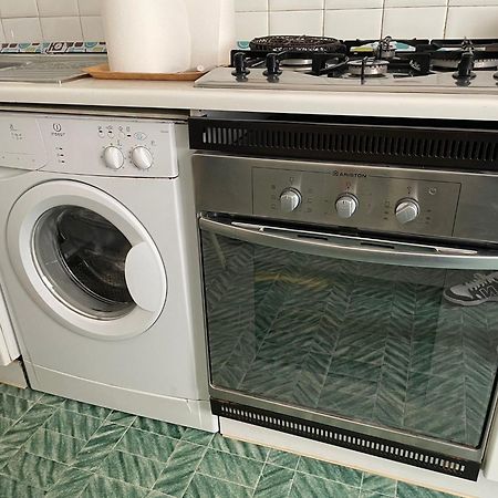 Tommy Guest House Специя Экстерьер фото