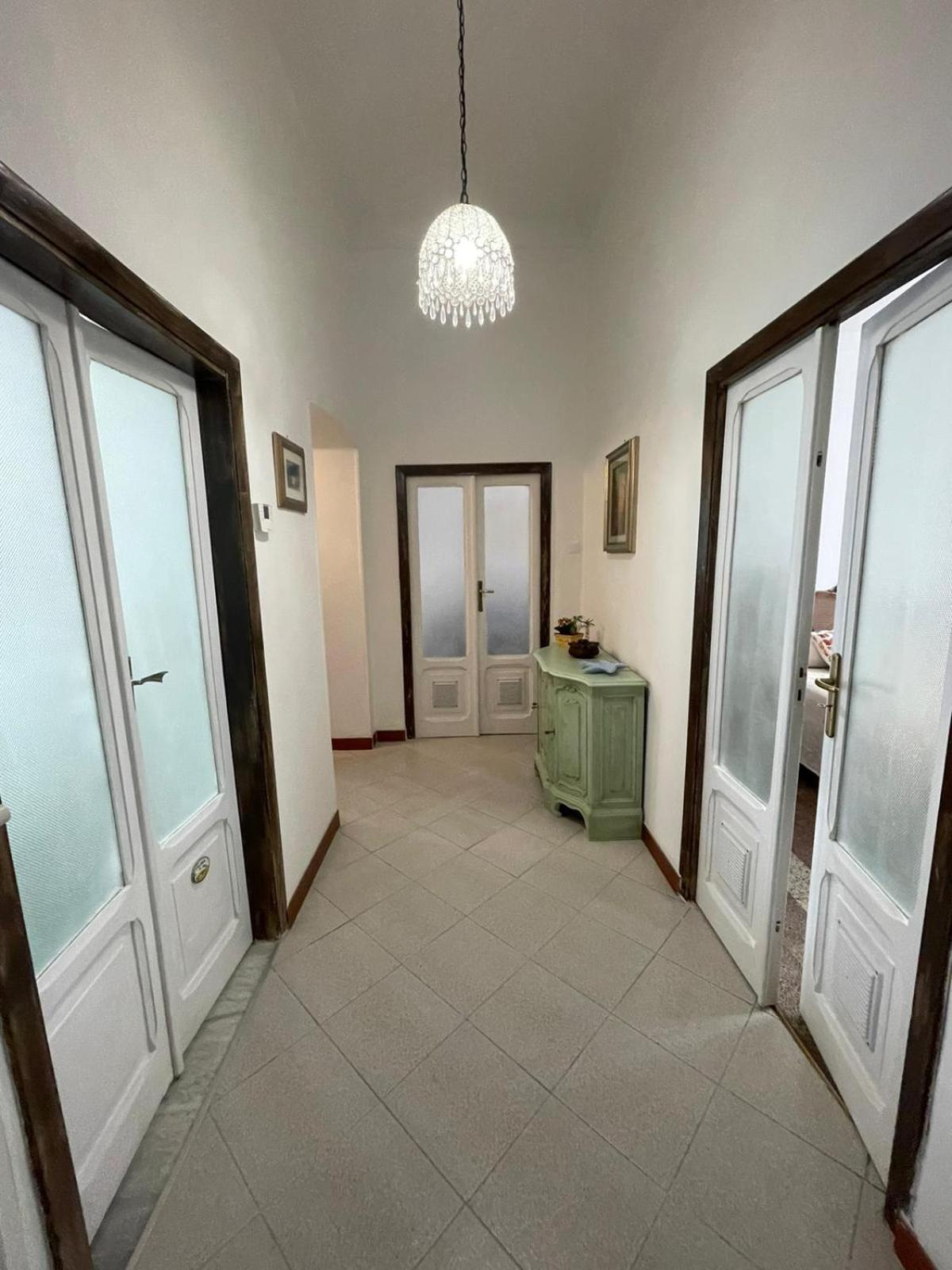 Tommy Guest House Специя Экстерьер фото