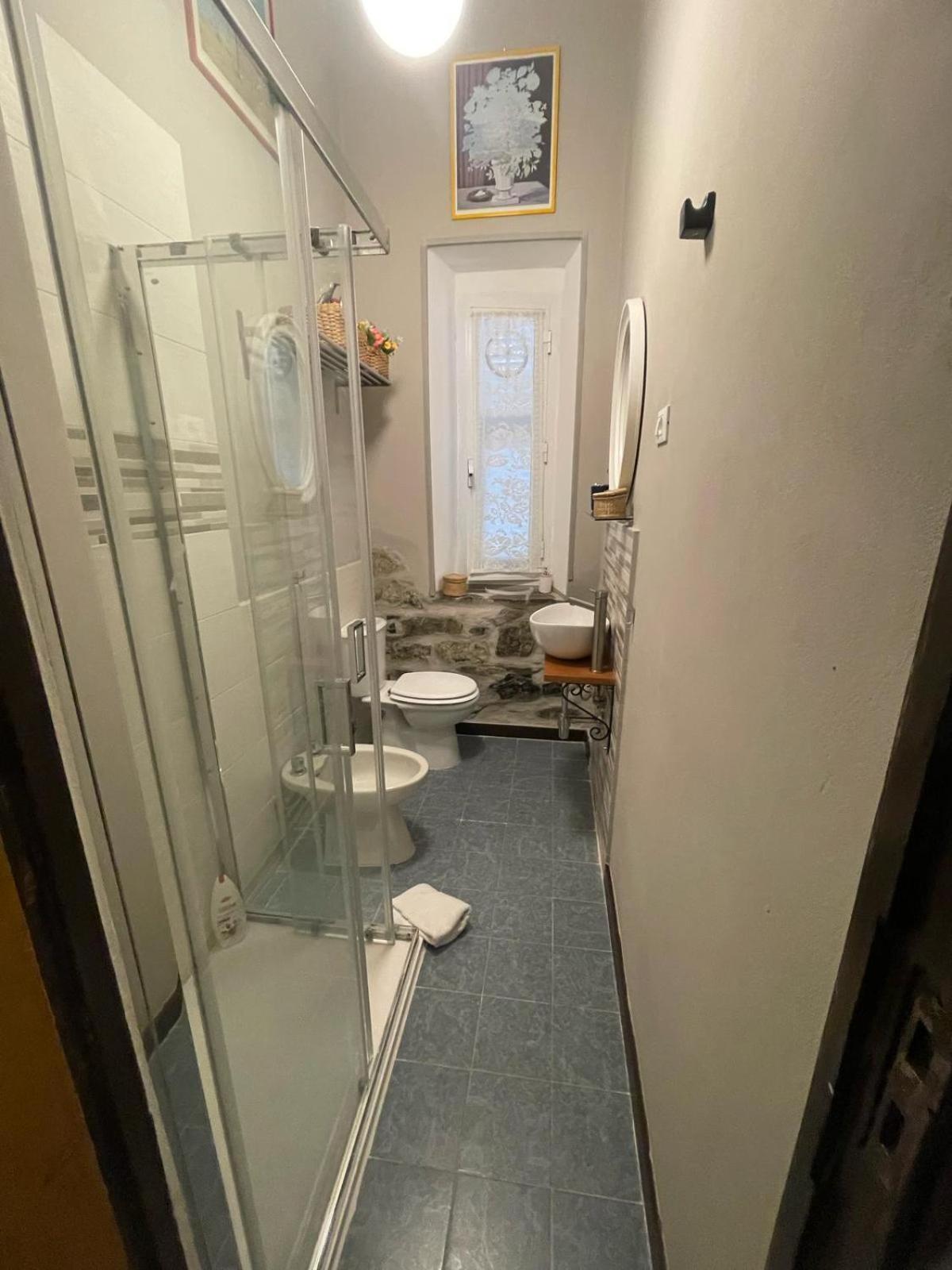 Tommy Guest House Специя Экстерьер фото
